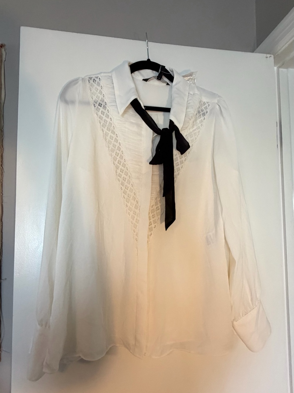 White Lace-Detail Long Sleeve Blouse with Black Neck Tie